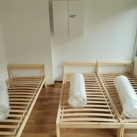 Haus Im Zentrum R 6 Schlafzimmer 10 Pax * Szombathely