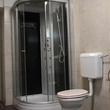 Haus Im Zentrum R 6 Schlafzimmer 10 Pax